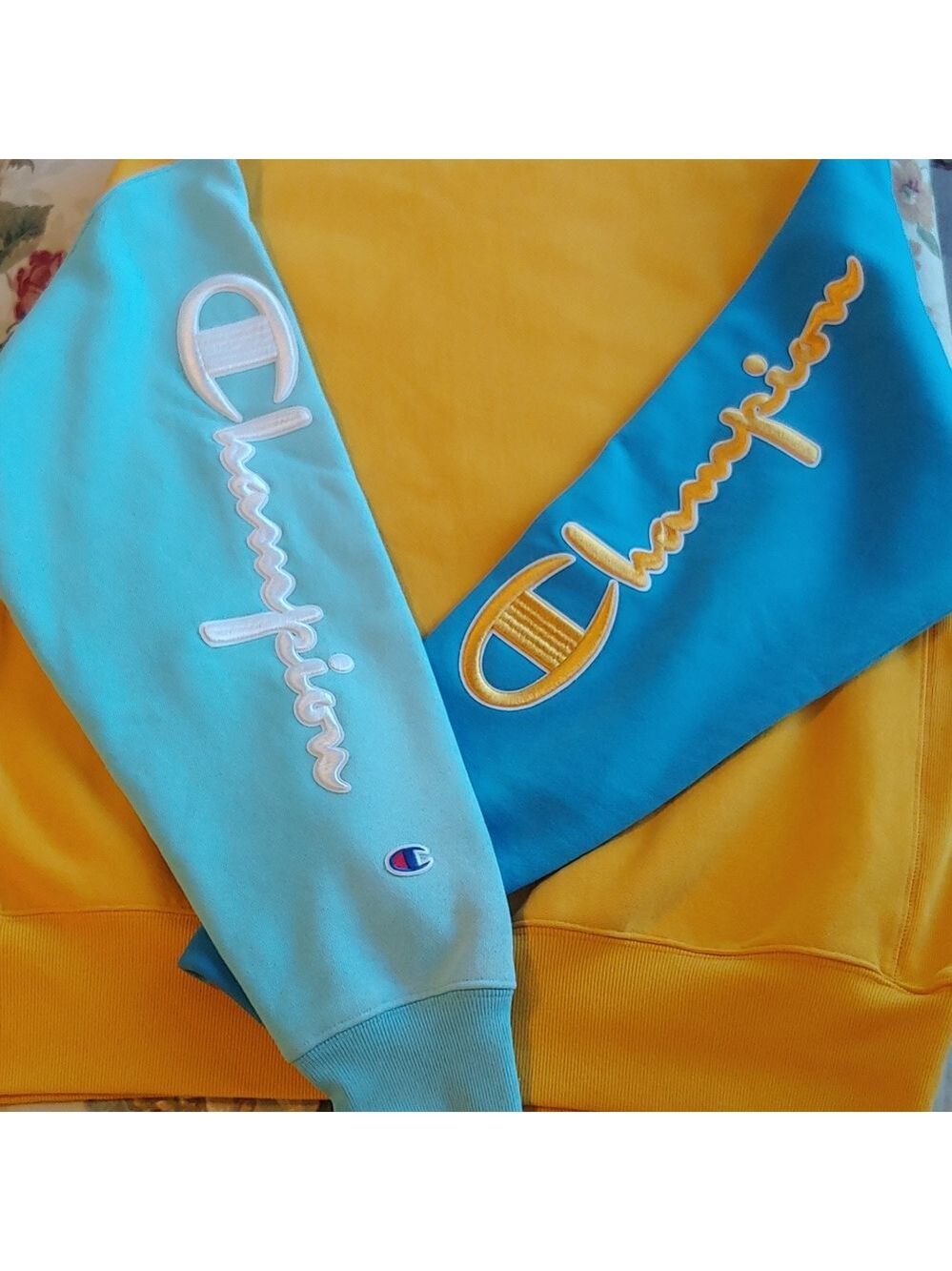 Champion Men's Embroidered Reverse Weave Crewneck in Mustard Teal size Large - Picture 12 of 15